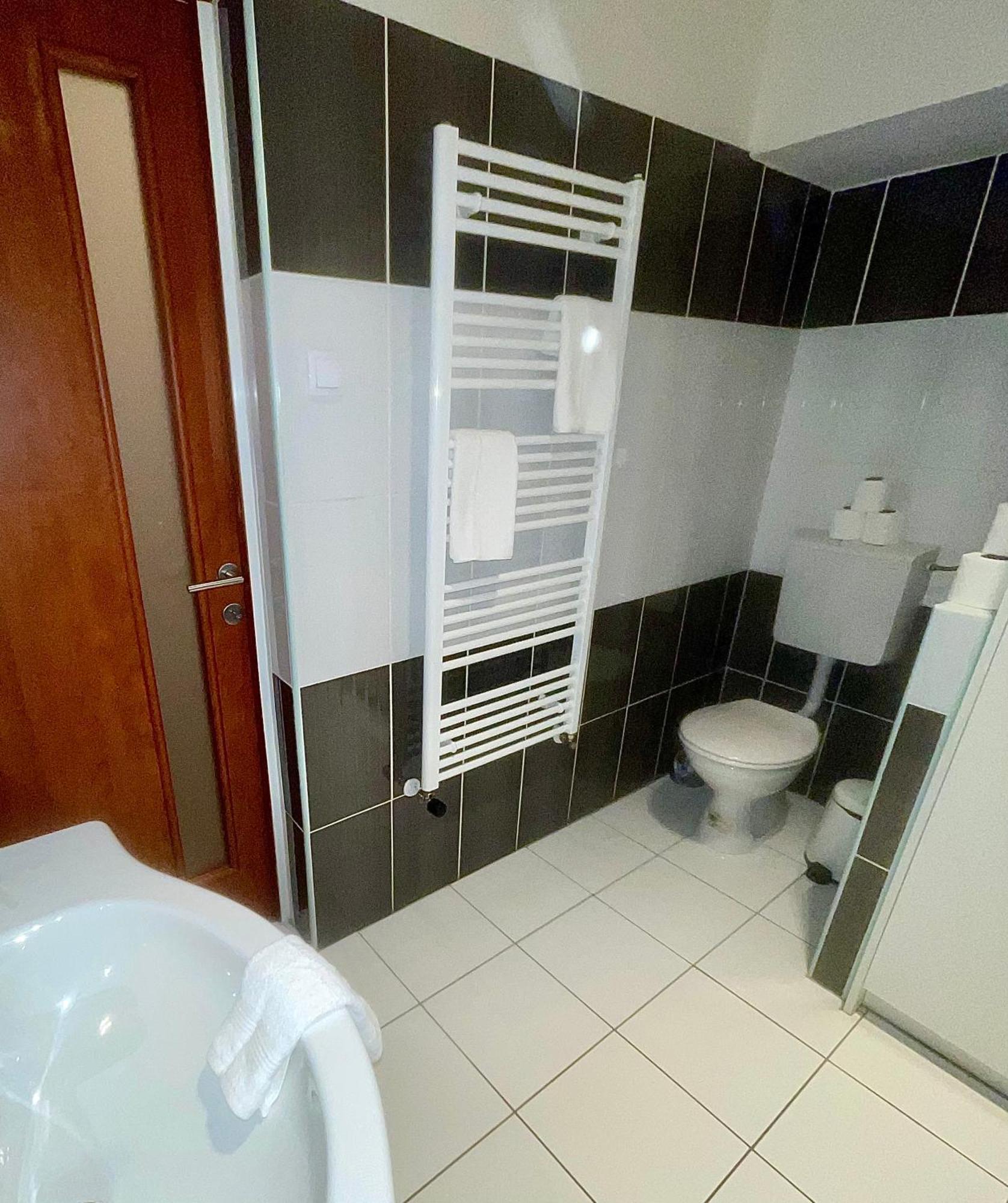 Vivien Apartment Budapest Extérieur photo